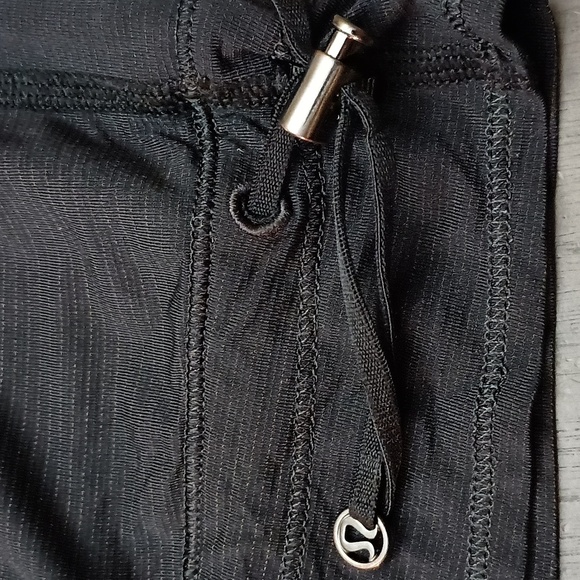 Lululemon Run Tame Me Black Tank - Picture 8 of 8